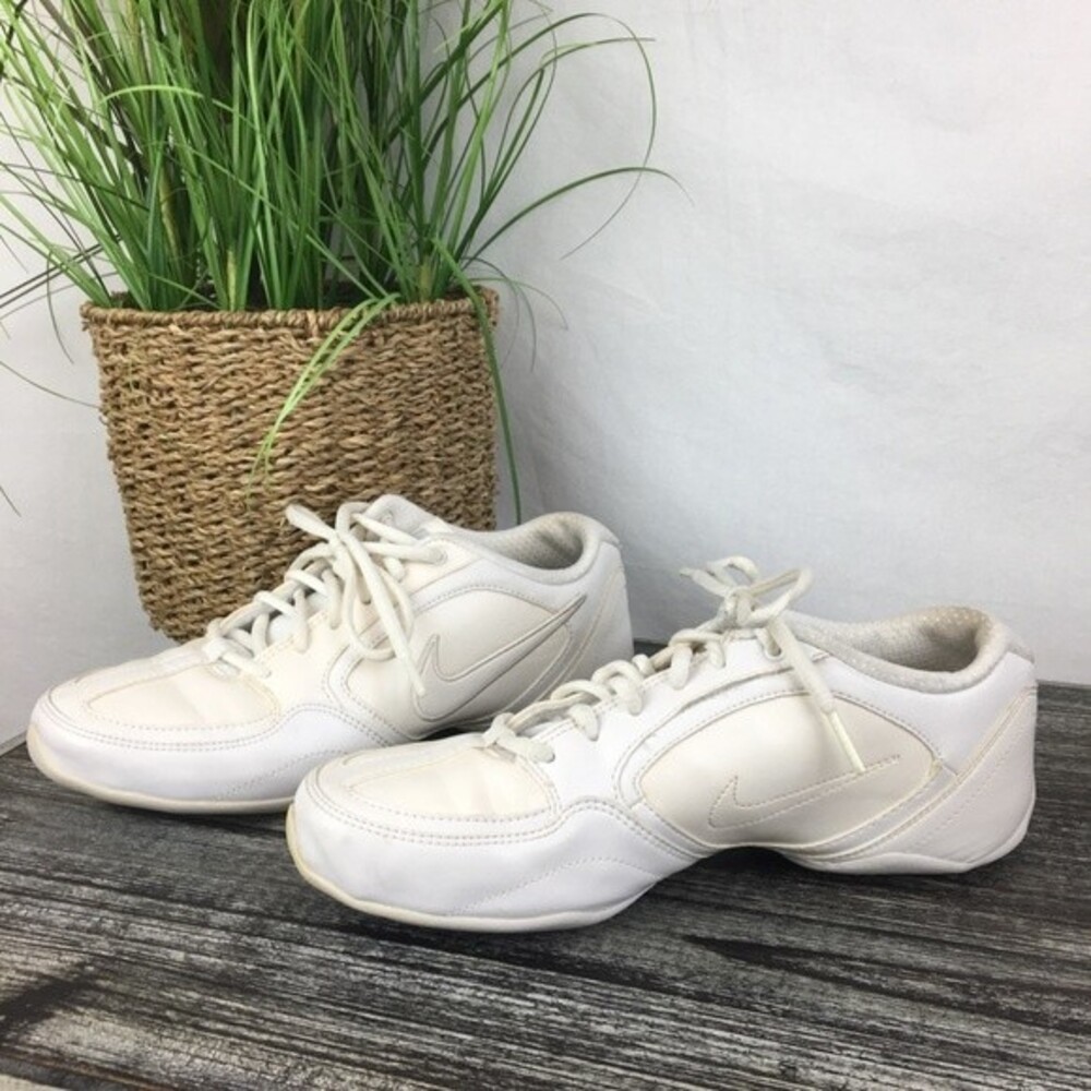 Nike Women’s White Non Marking Court Sport Shoe 7.5